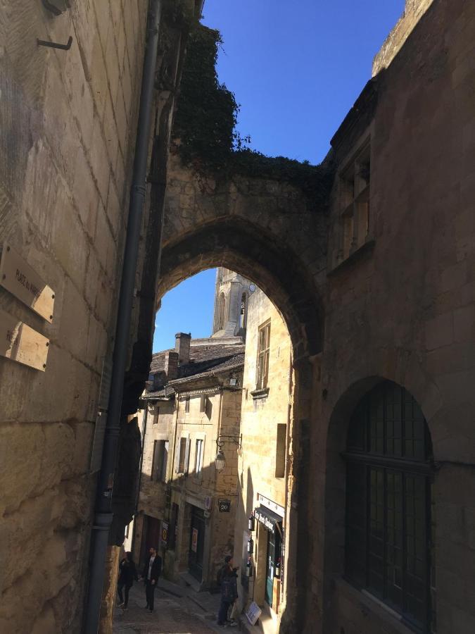 Chez Henri Bed & Breakfast Belvès-de-Castillon Eksteriør bilde